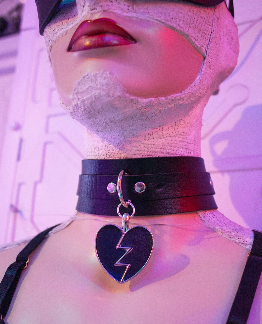 Fun Place Festivals Heart Breaker Collar 3 Fun Place Festivals Heart Breaker Collar